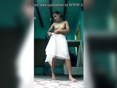 Desi teen girl dancing nude